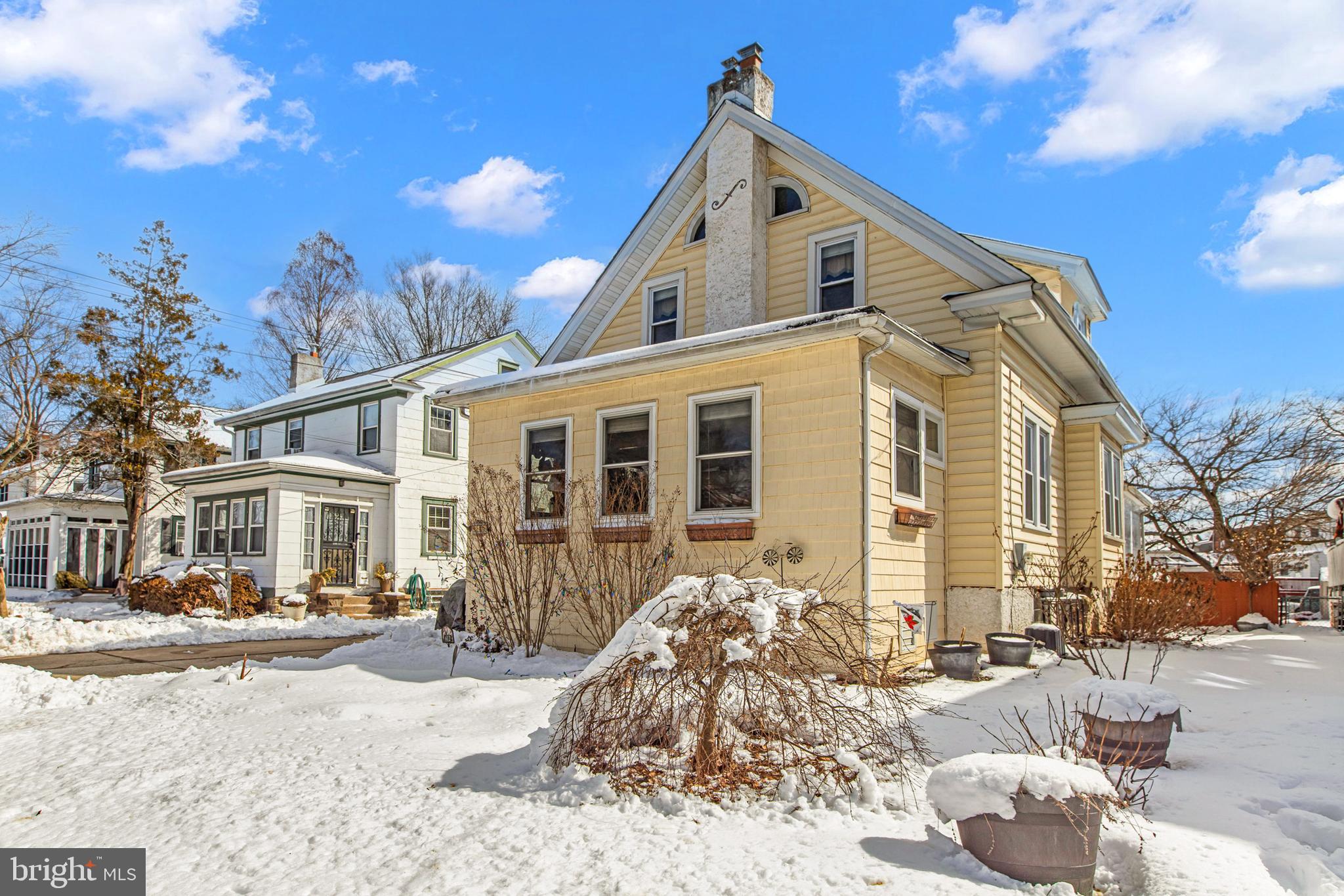 612 W MAGNOLIA AVENUE