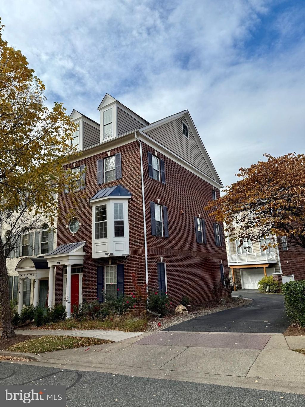 Photo of 714 Crooked Creek Drive, ROCKVILLE, MD 20850 (MLS # MDMC2206676)