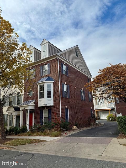 Photo of 714 Crooked Creek Drive, ROCKVILLE, MD 20850 (MLS # MDMC2206676)