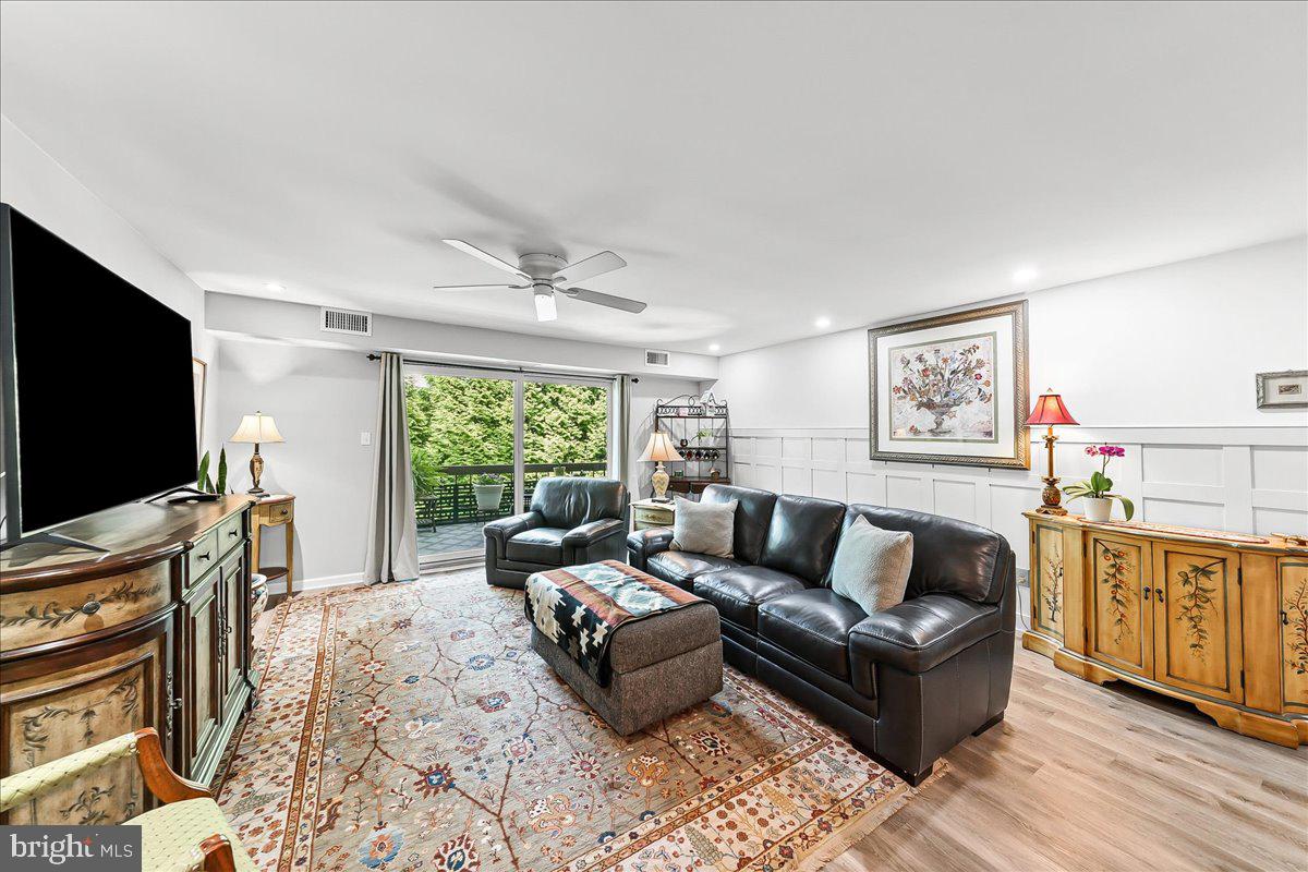 FOX VALLEY - Residential
