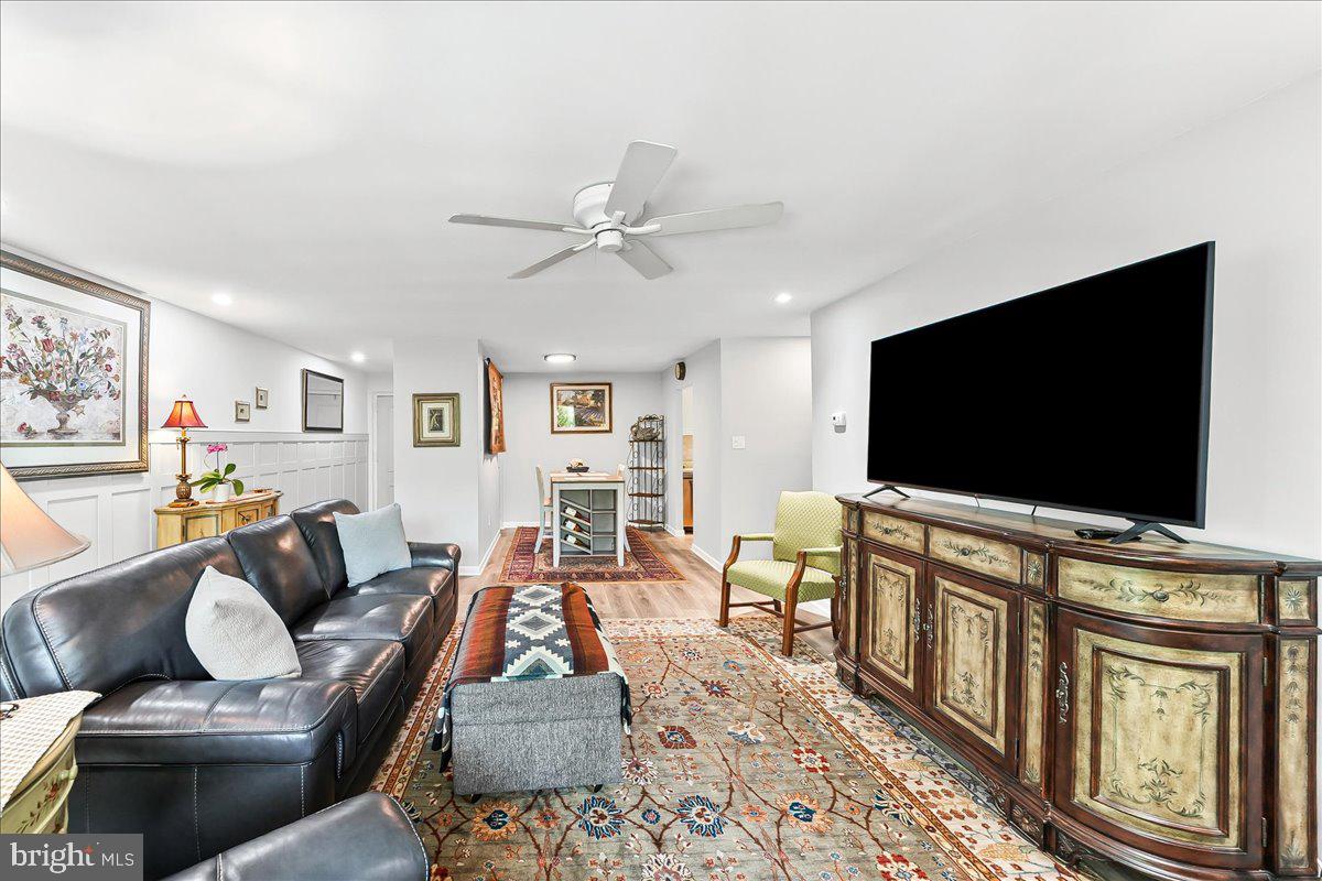 FOX VALLEY - Residential