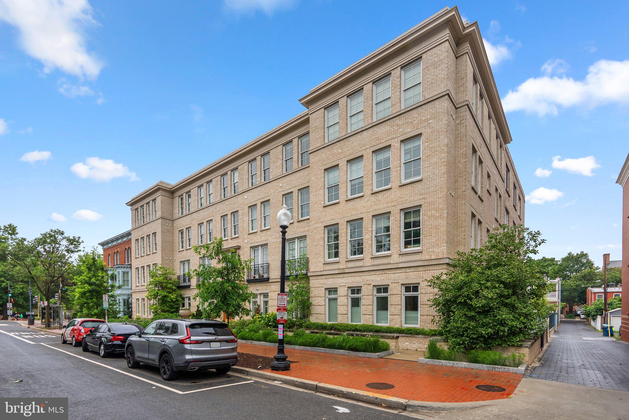300 8TH STREET NE 102