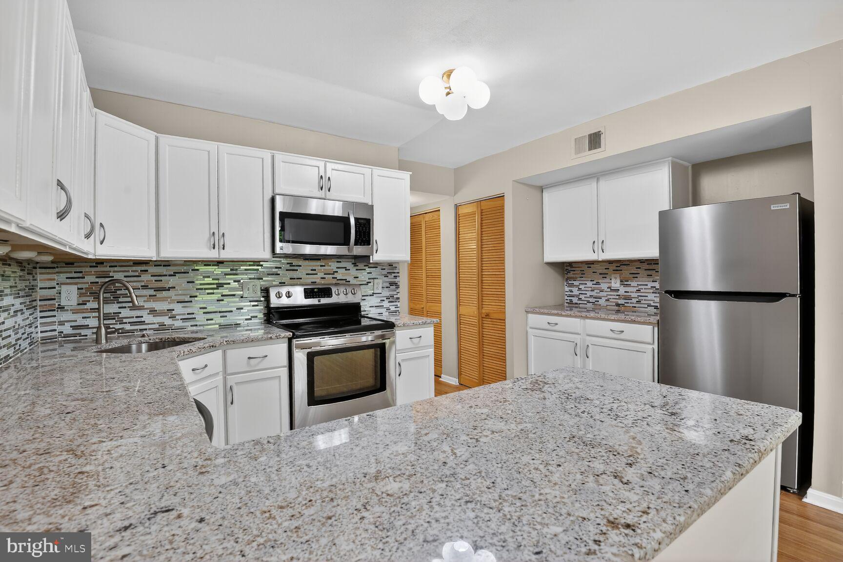 HAWTHORNE VILLAGE - Residential