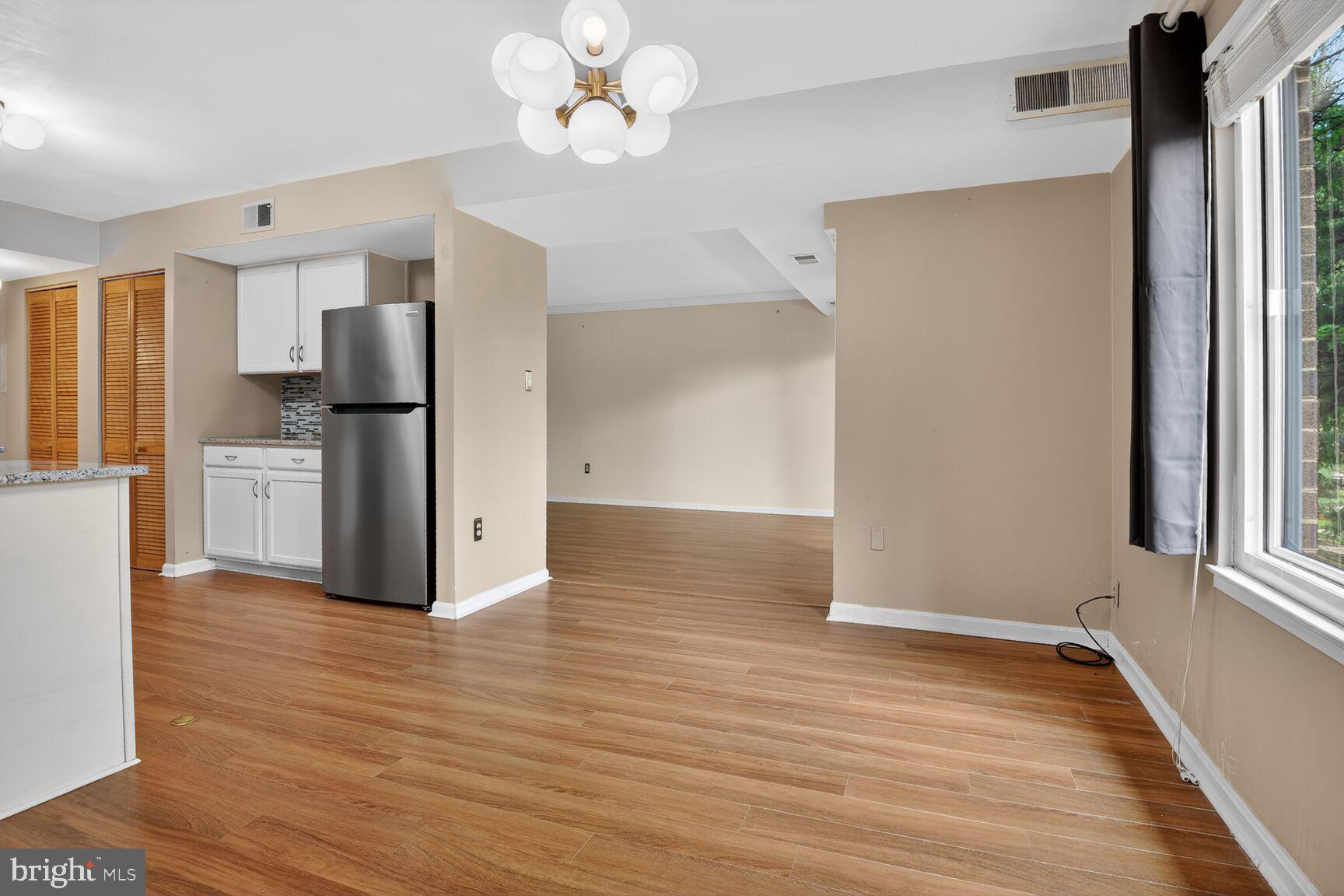 HAWTHORNE VILLAGE - Residential