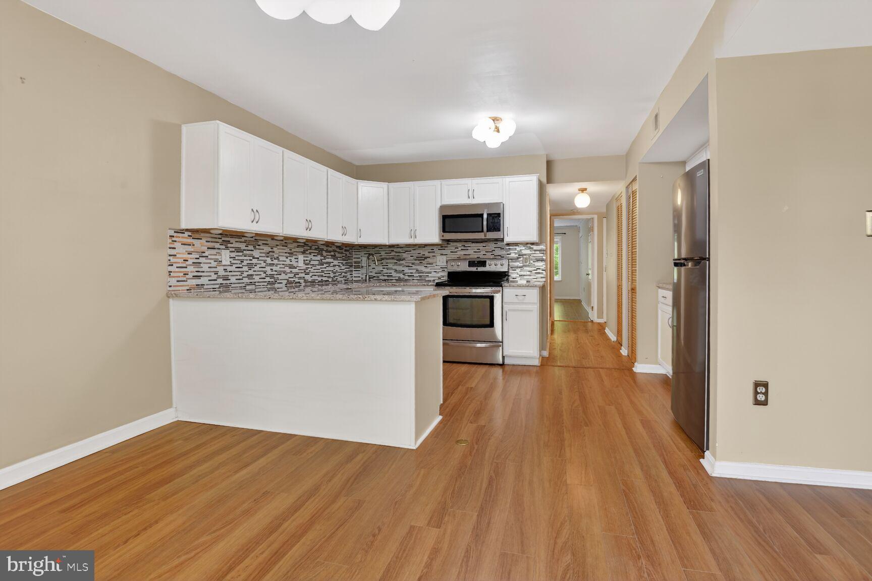 HAWTHORNE VILLAGE - Residential