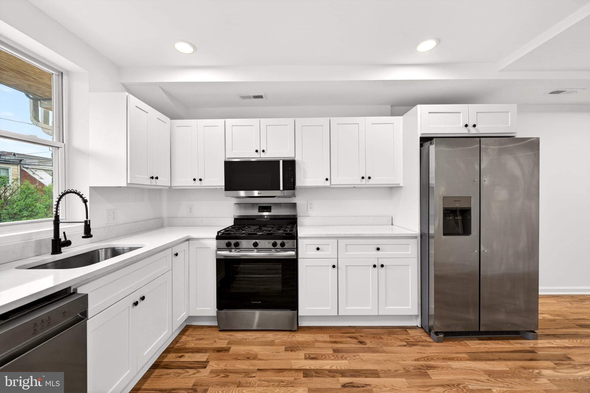 GREEKTOWN - Residential