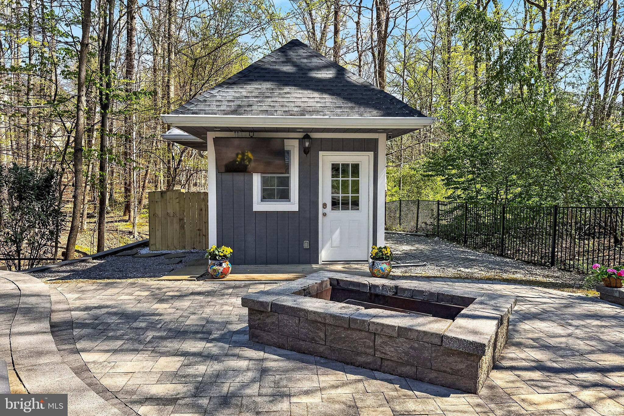 FAIRFAX STATION - Residential