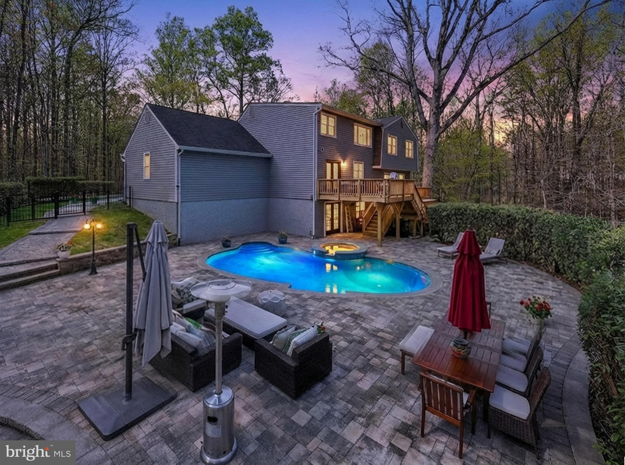 FAIRFAX STATION - Residential