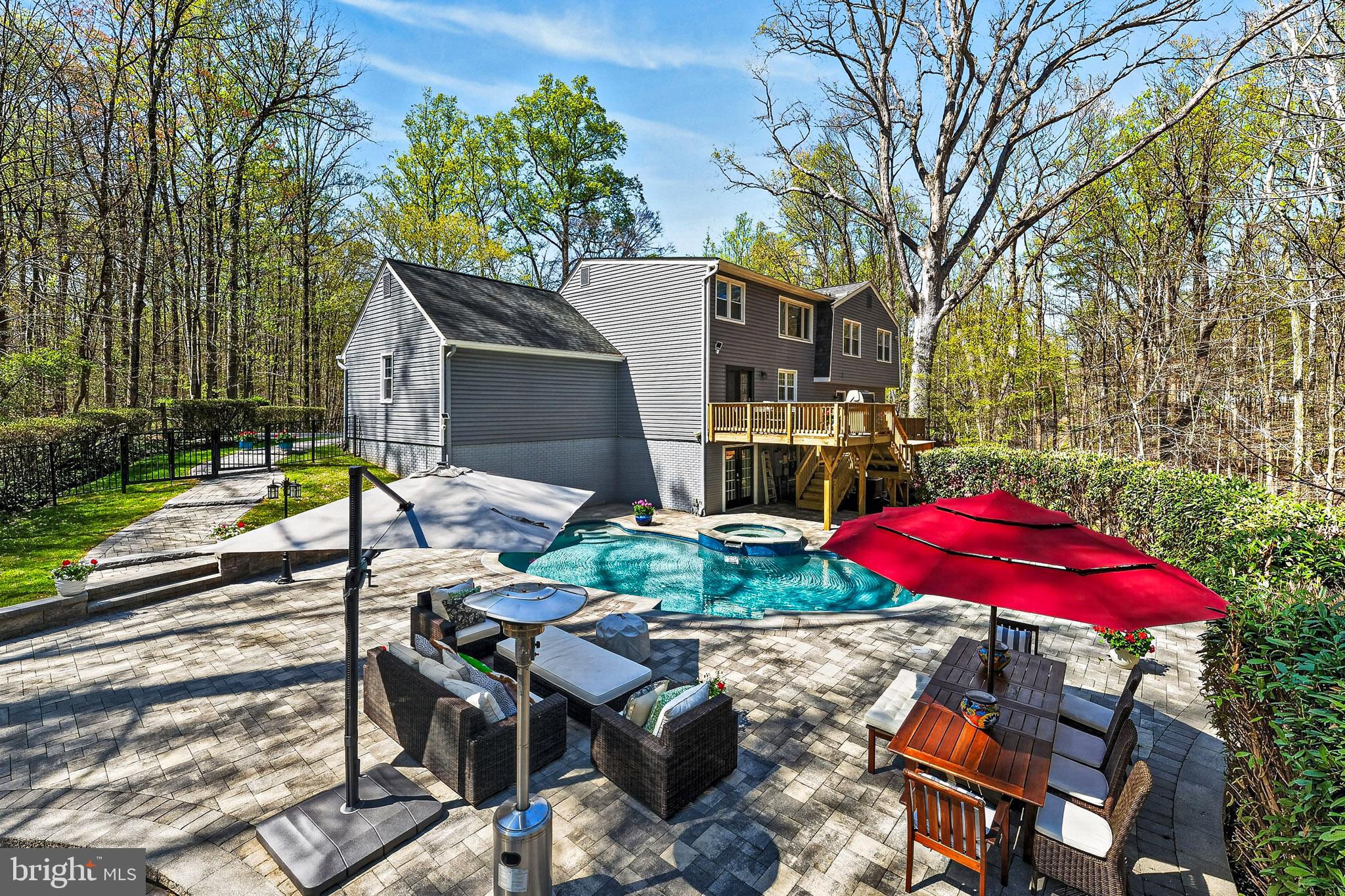 FAIRFAX STATION - Residential