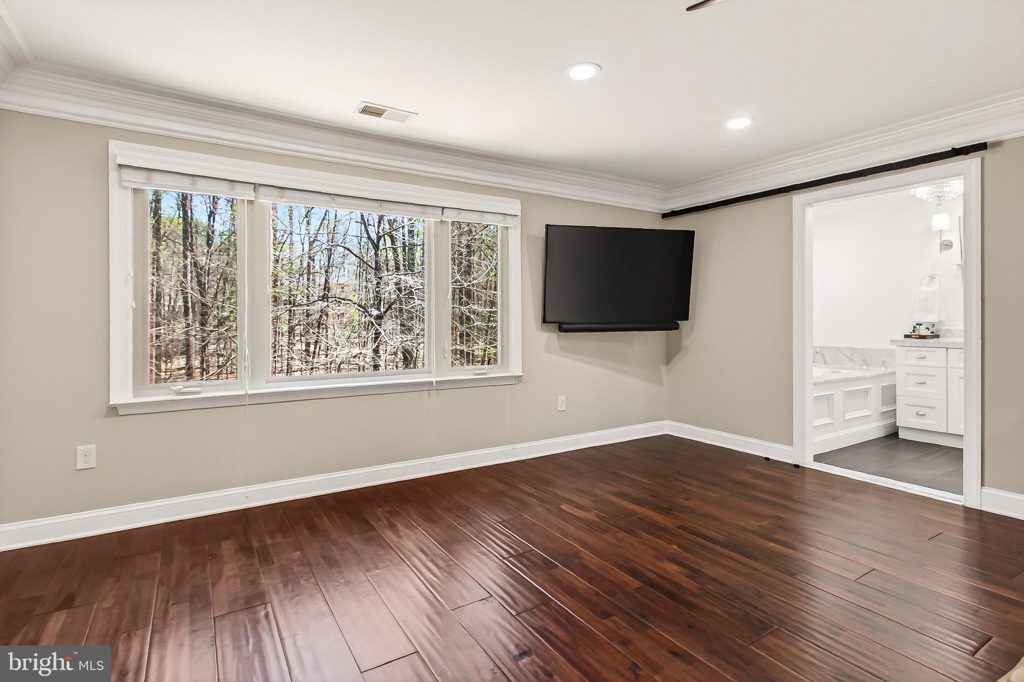 FAIRFAX STATION - Residential