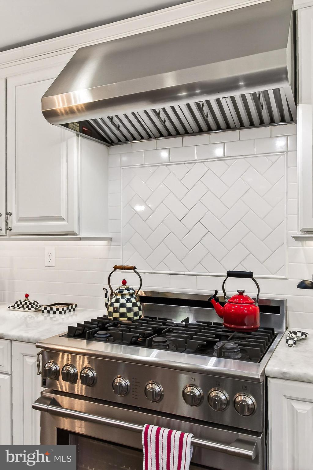 FAIRFAX STATION - Residential