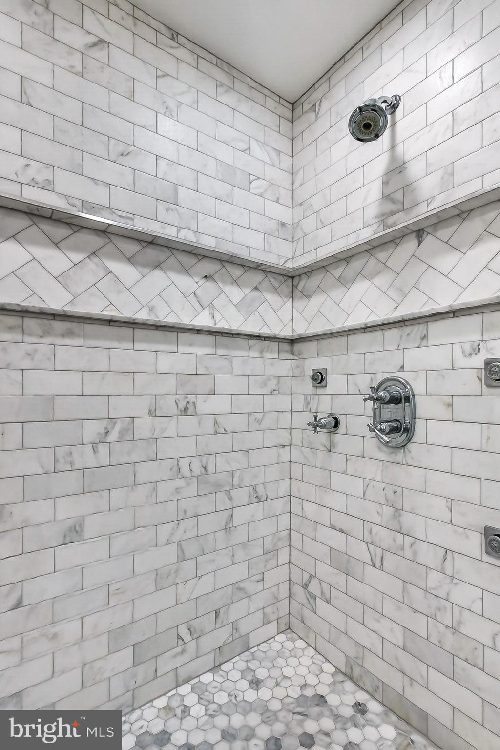 FAIRFAX STATION - Residential