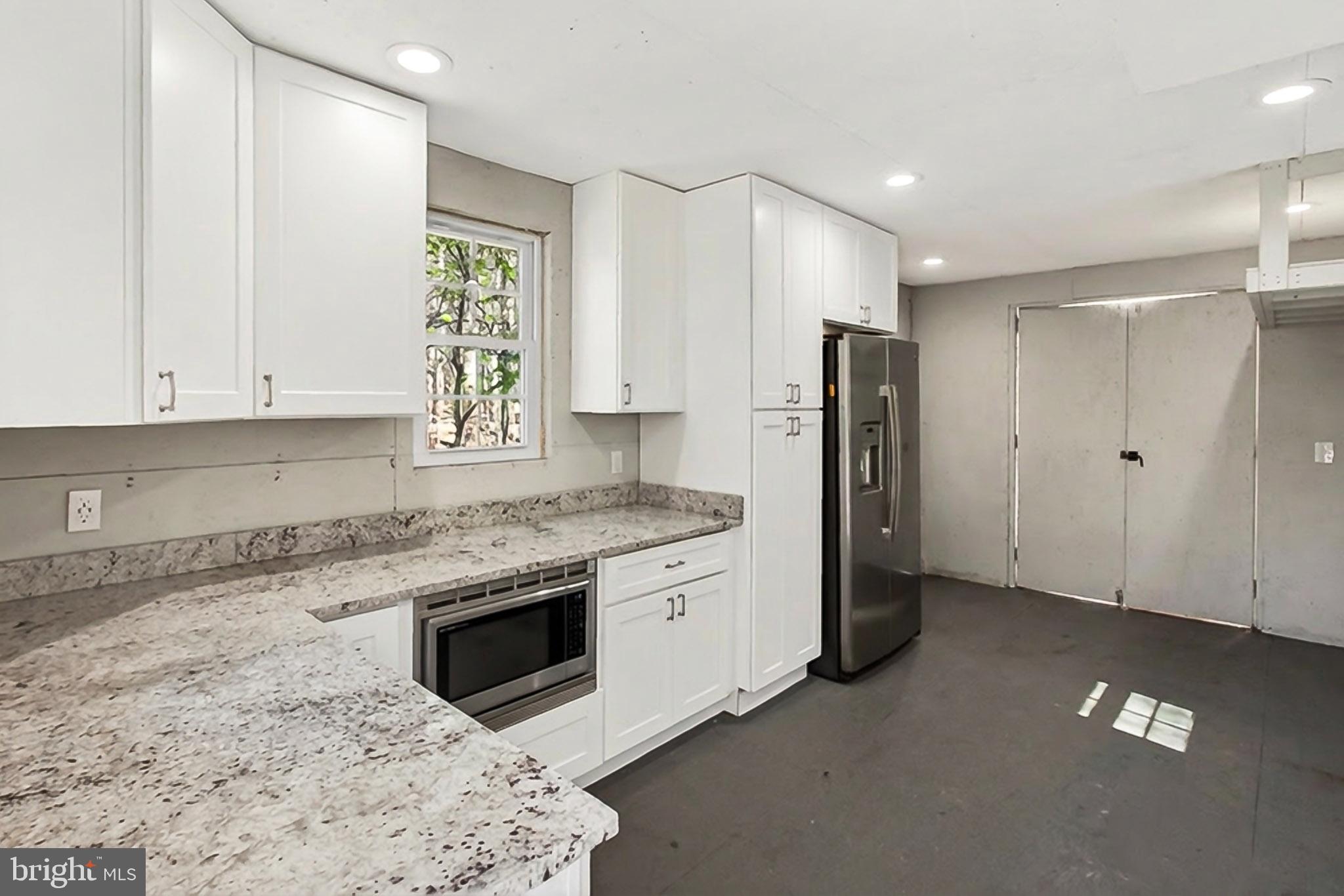 FAIRFAX STATION - Residential