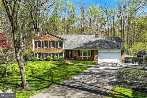 6221 Ballsford Drive, Fairfax Station, VA MLS: VAFX2294986