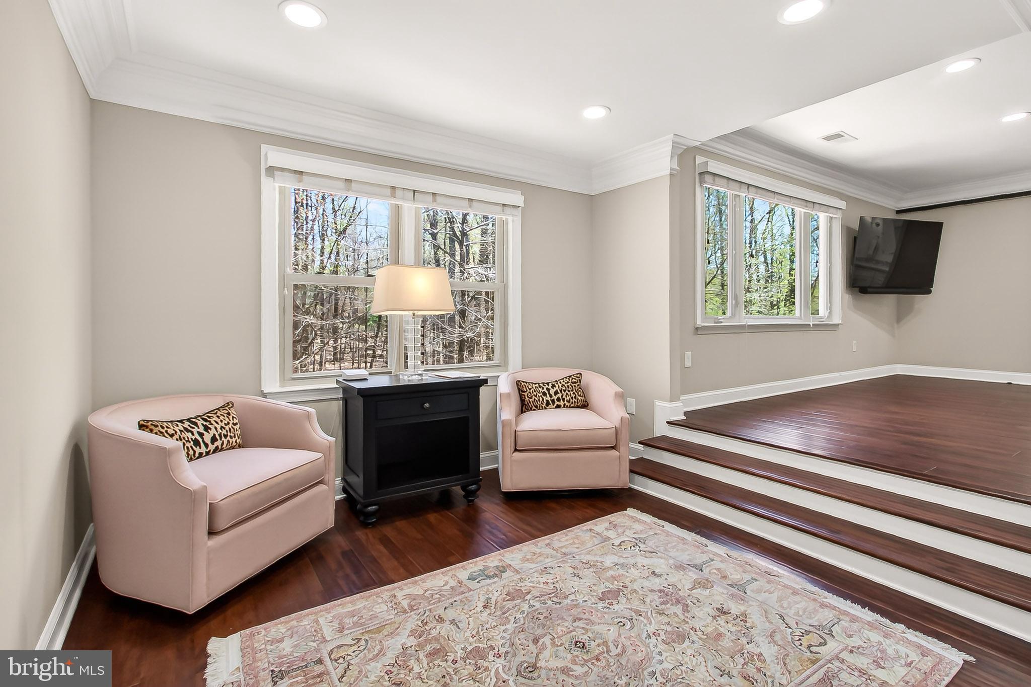 FAIRFAX STATION - Residential