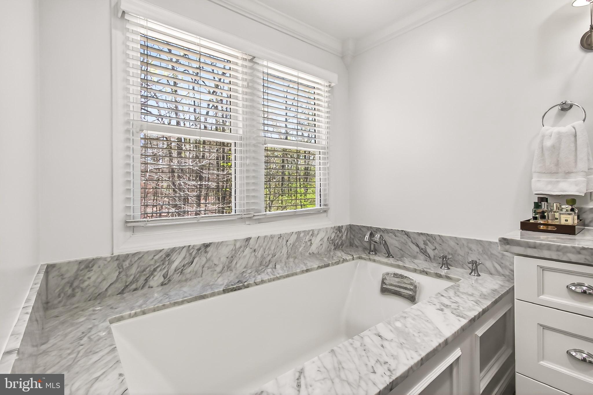 FAIRFAX STATION - Residential