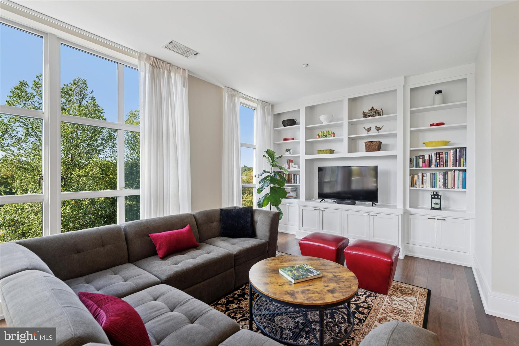 PEMBROKE NORTH - Residential