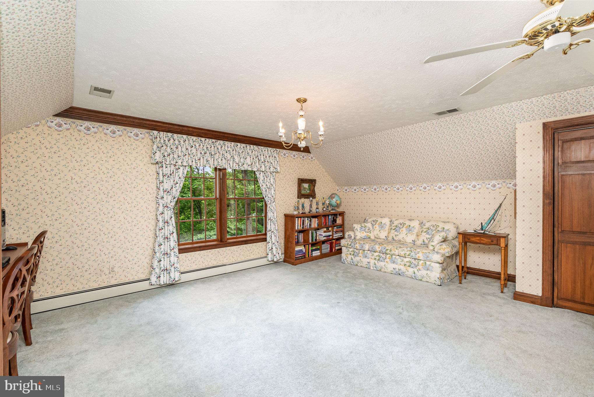 FRANKLINS CHANCE - Residential