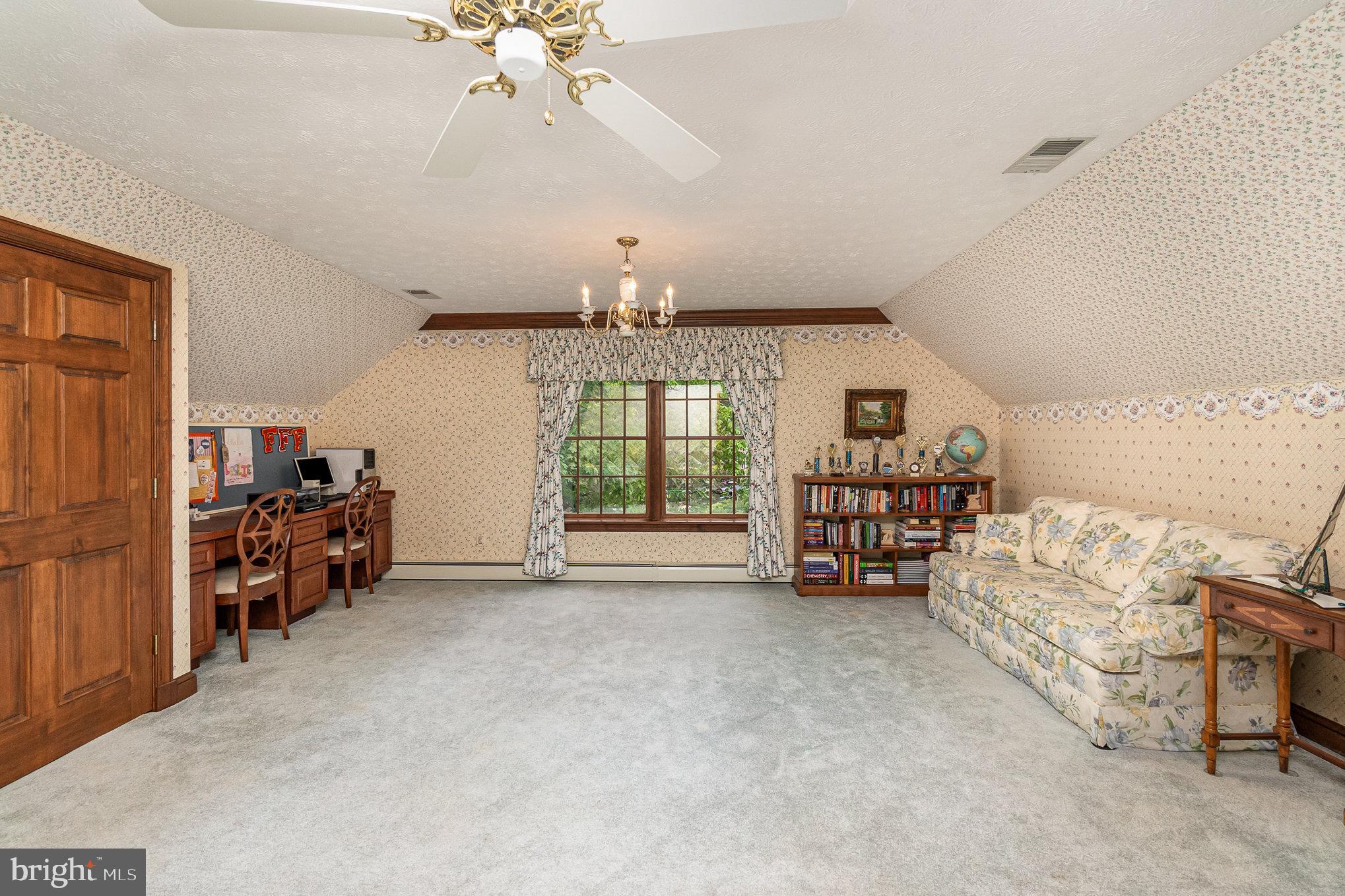 FRANKLINS CHANCE - Residential