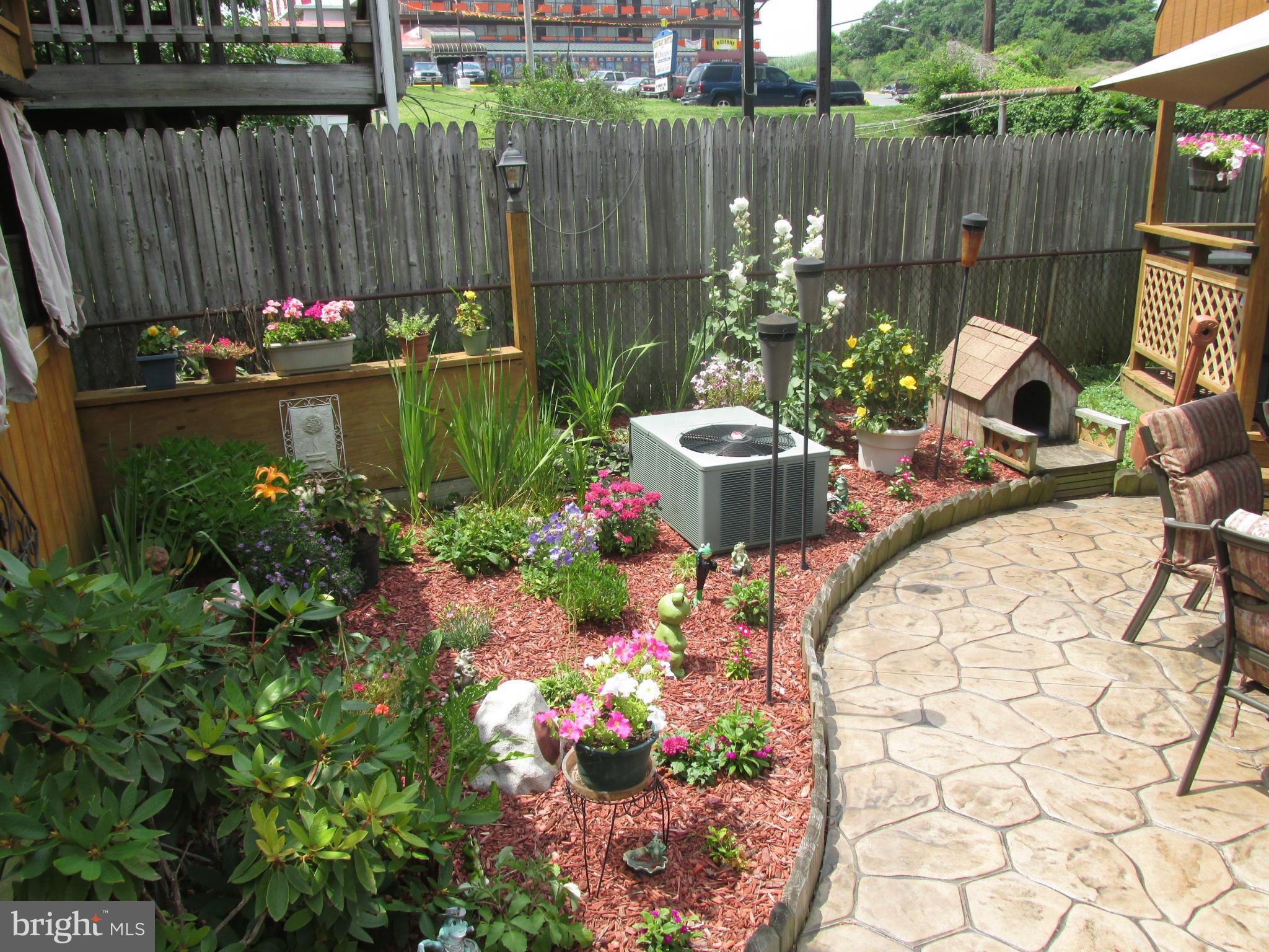 WEST LANSDOWNE - Residential