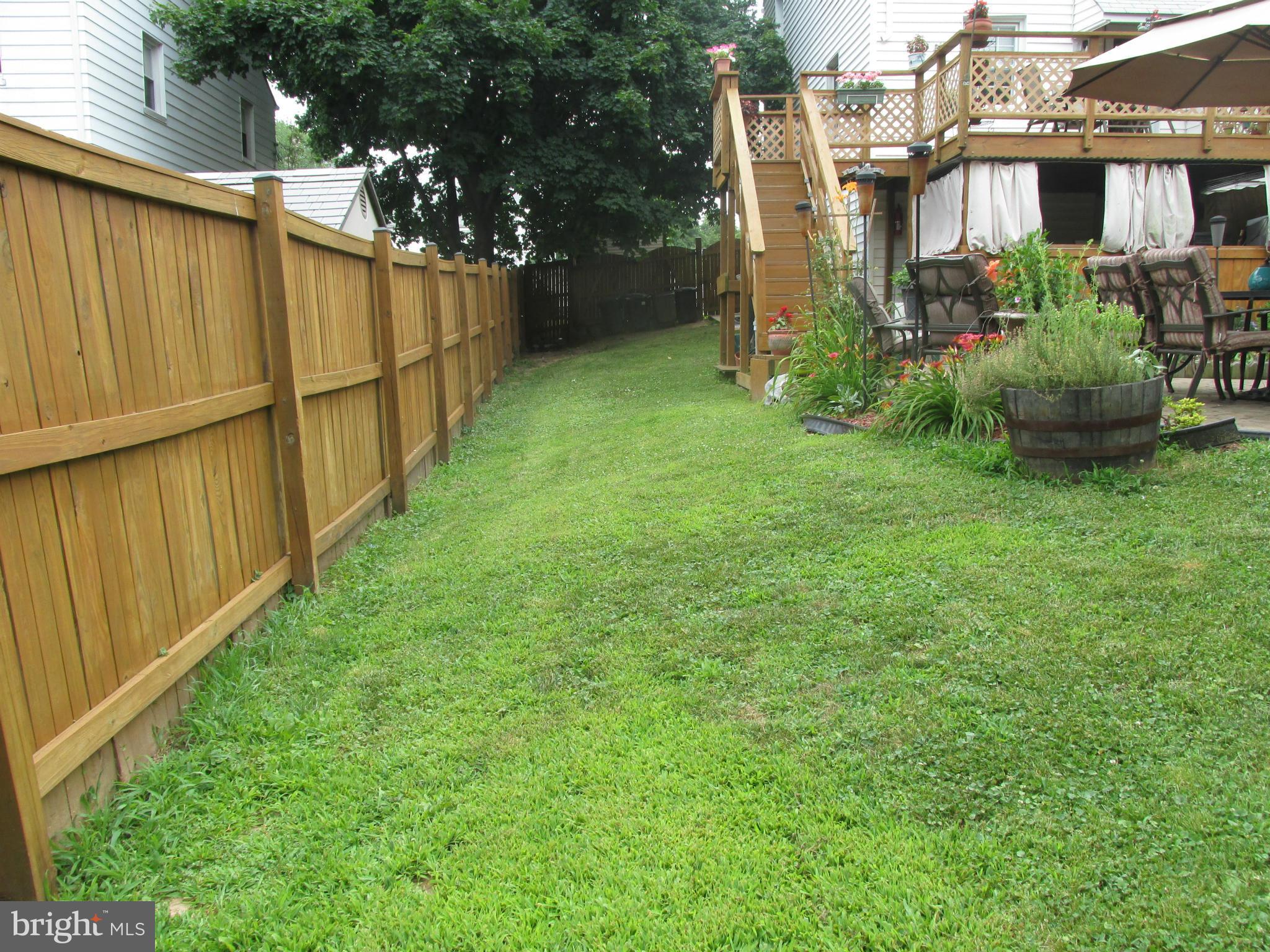 WEST LANSDOWNE - Residential