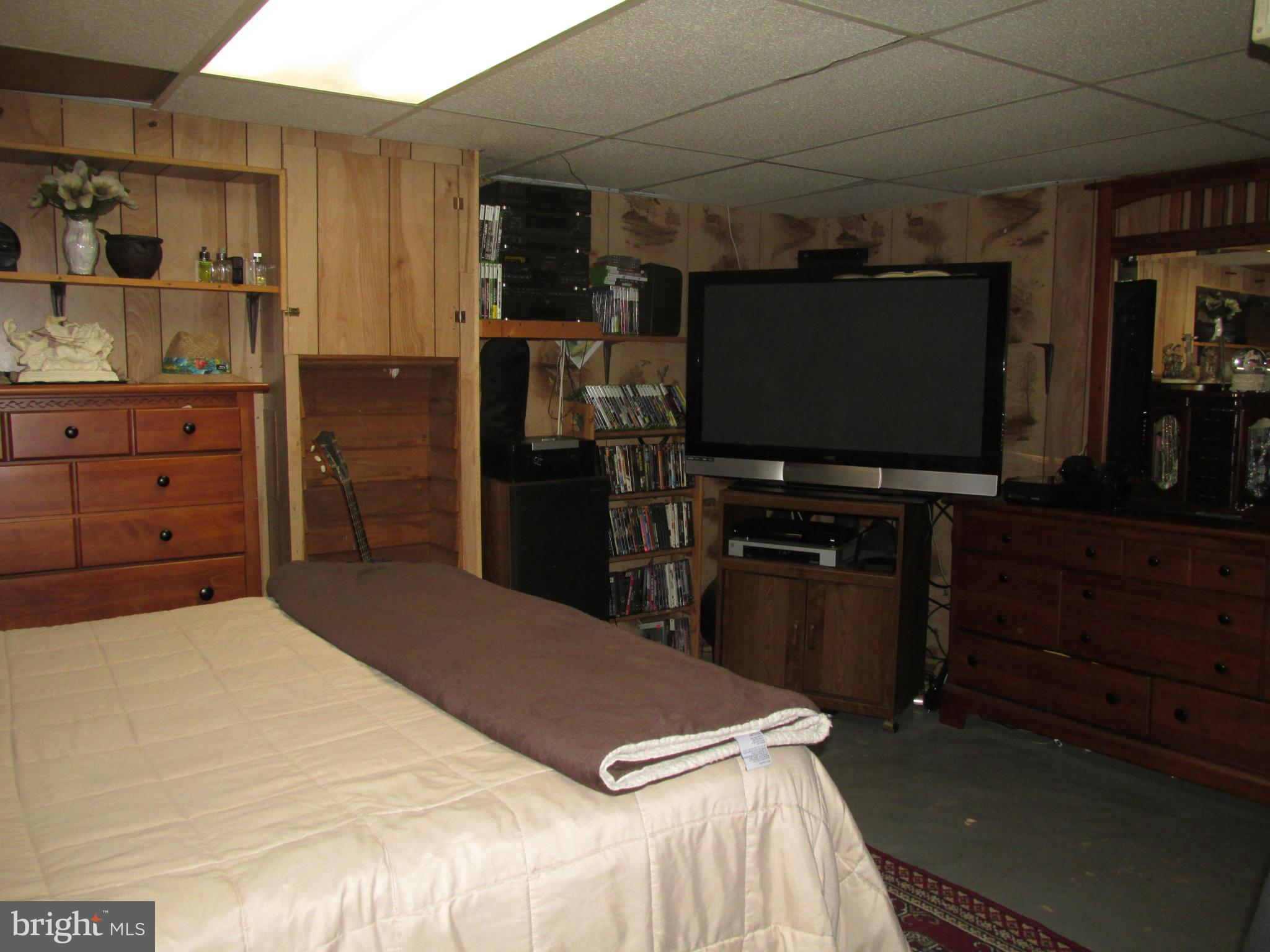 WEST LANSDOWNE - Residential