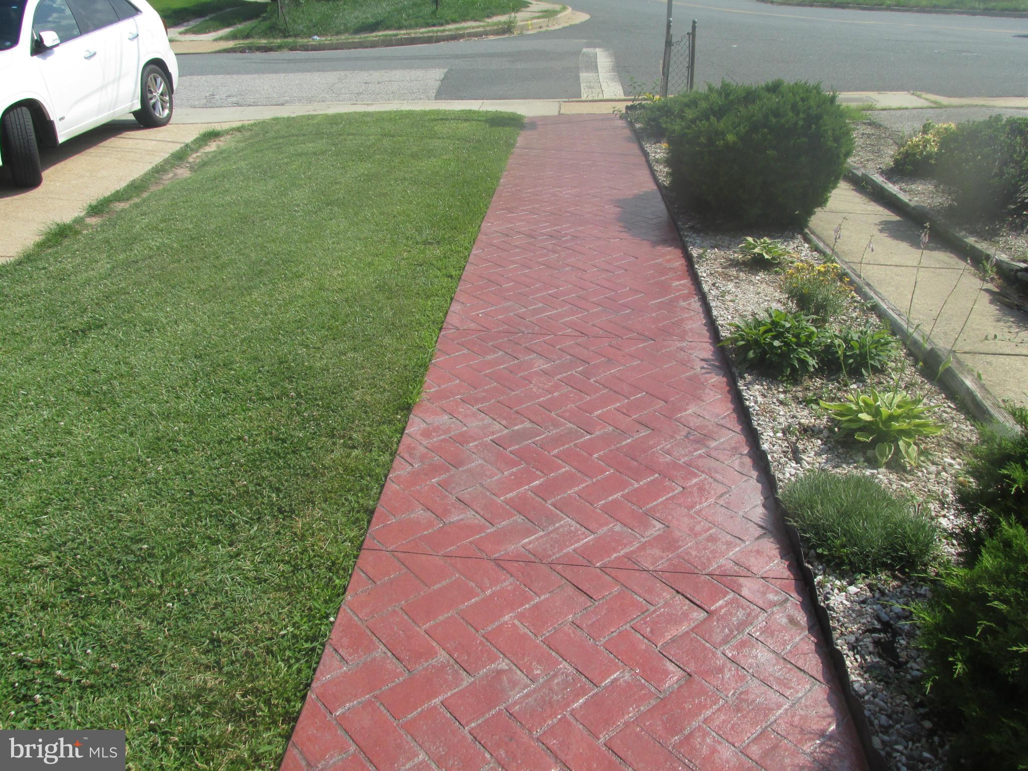 WEST LANSDOWNE - Residential