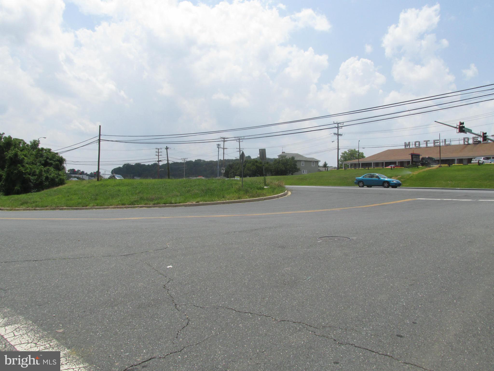 WEST LANSDOWNE - Residential