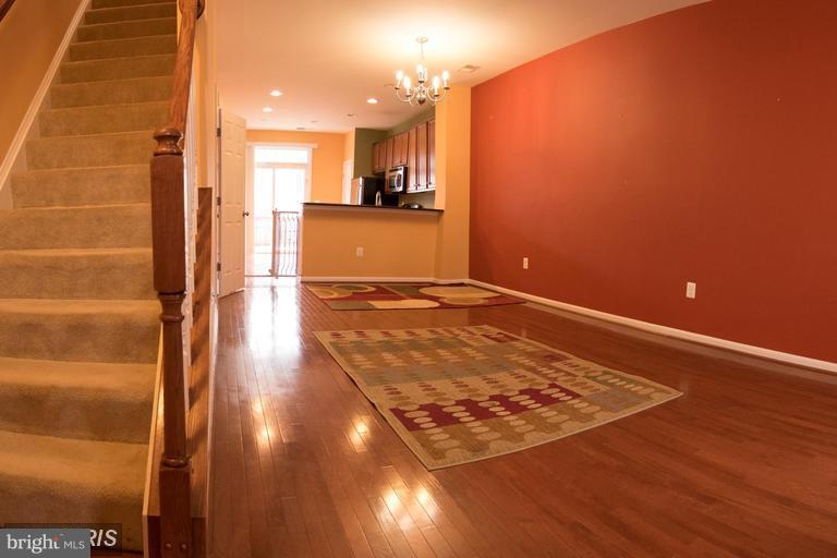 POWELLS RUN VILLAGE COND - Residential Lease