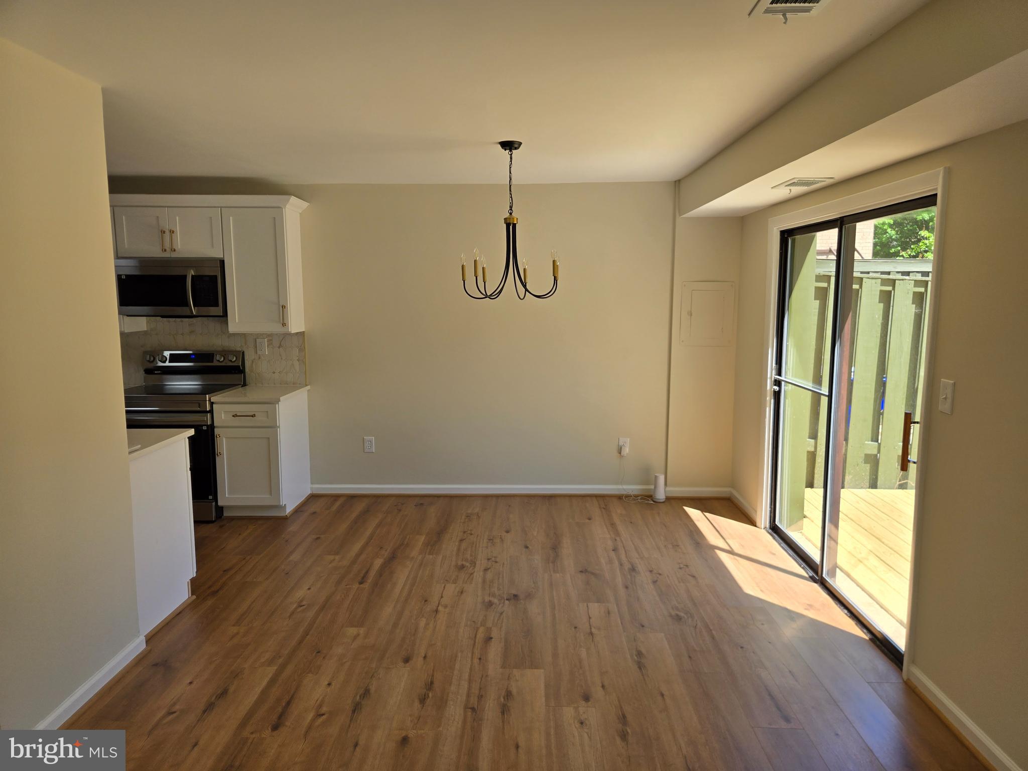 VILLAGE OF OAKLAND MILLS - Residential