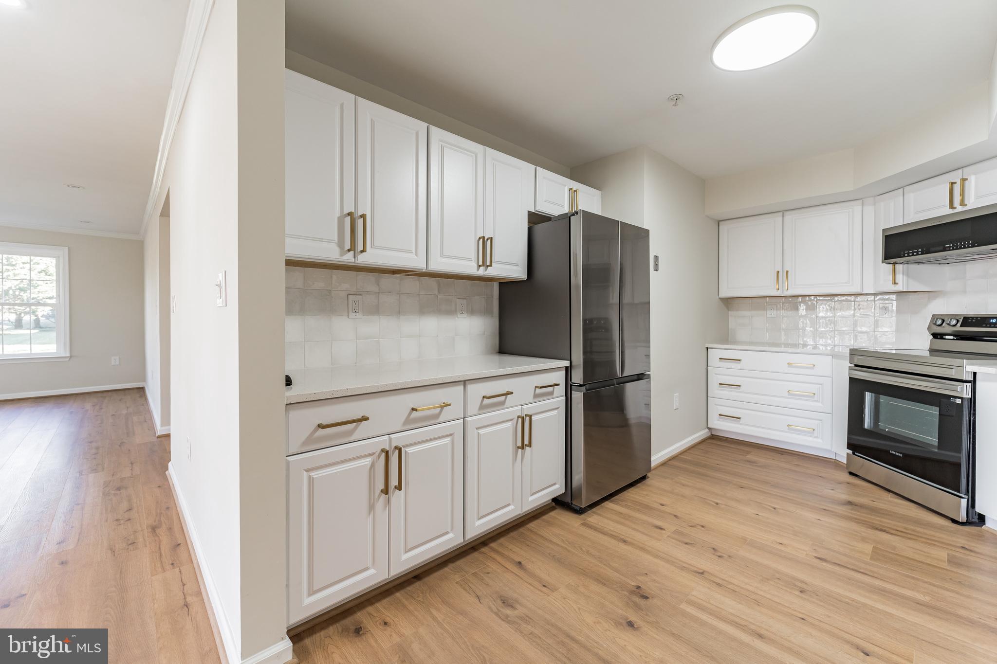 VILLAGE OF OAKLAND MILLS - Residential
