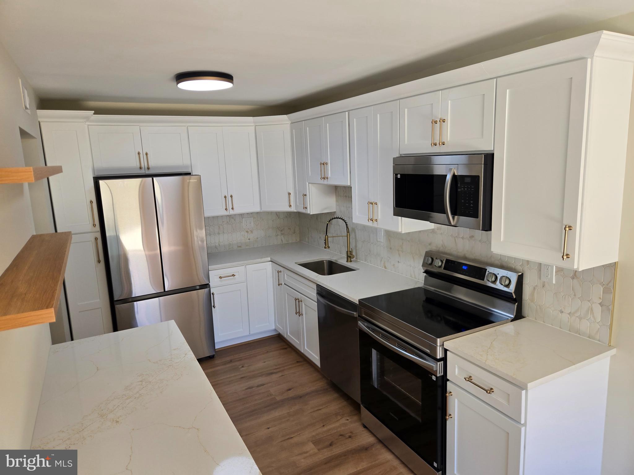 VILLAGE OF OAKLAND MILLS - Residential