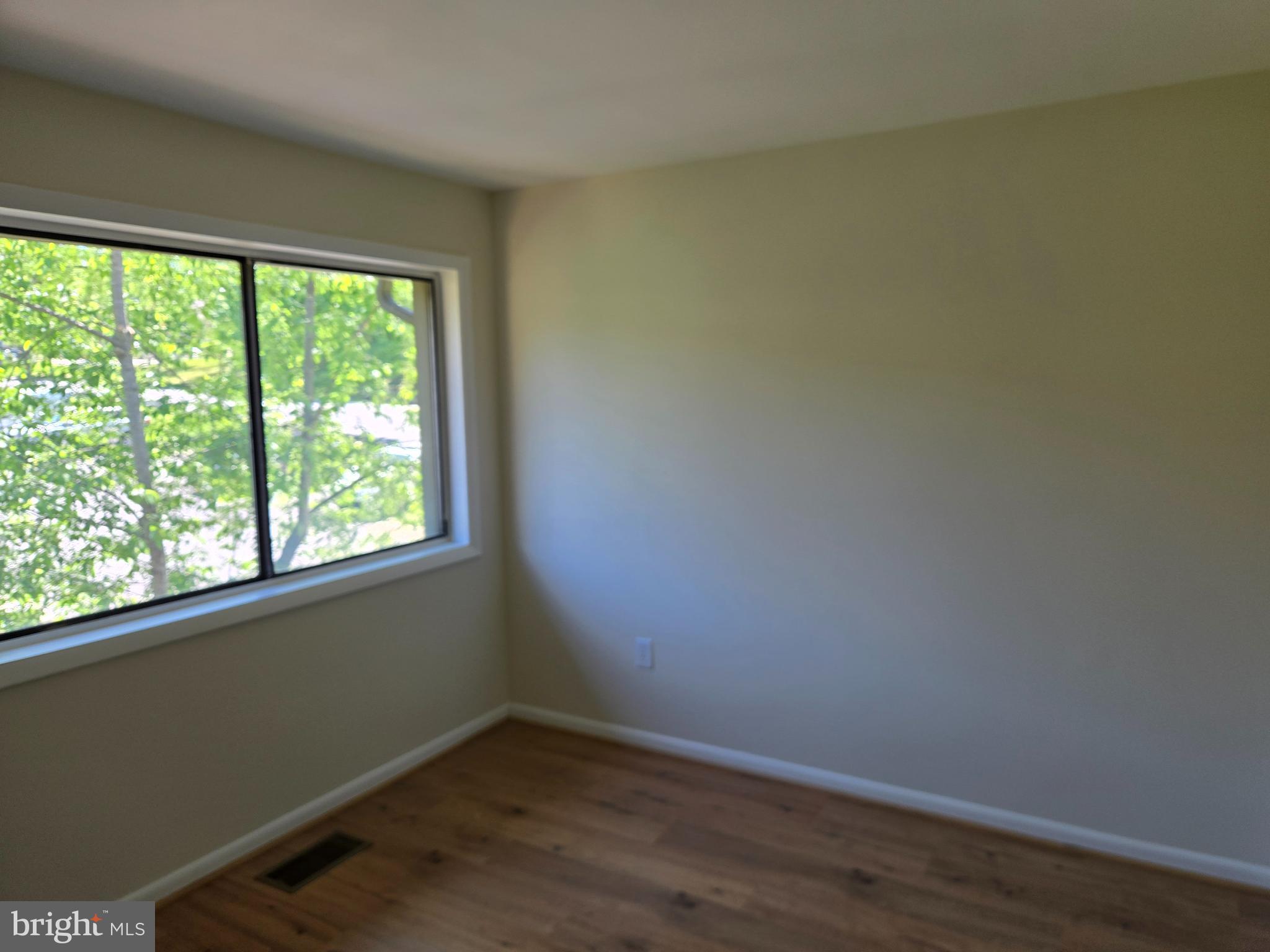 VILLAGE OF OAKLAND MILLS - Residential