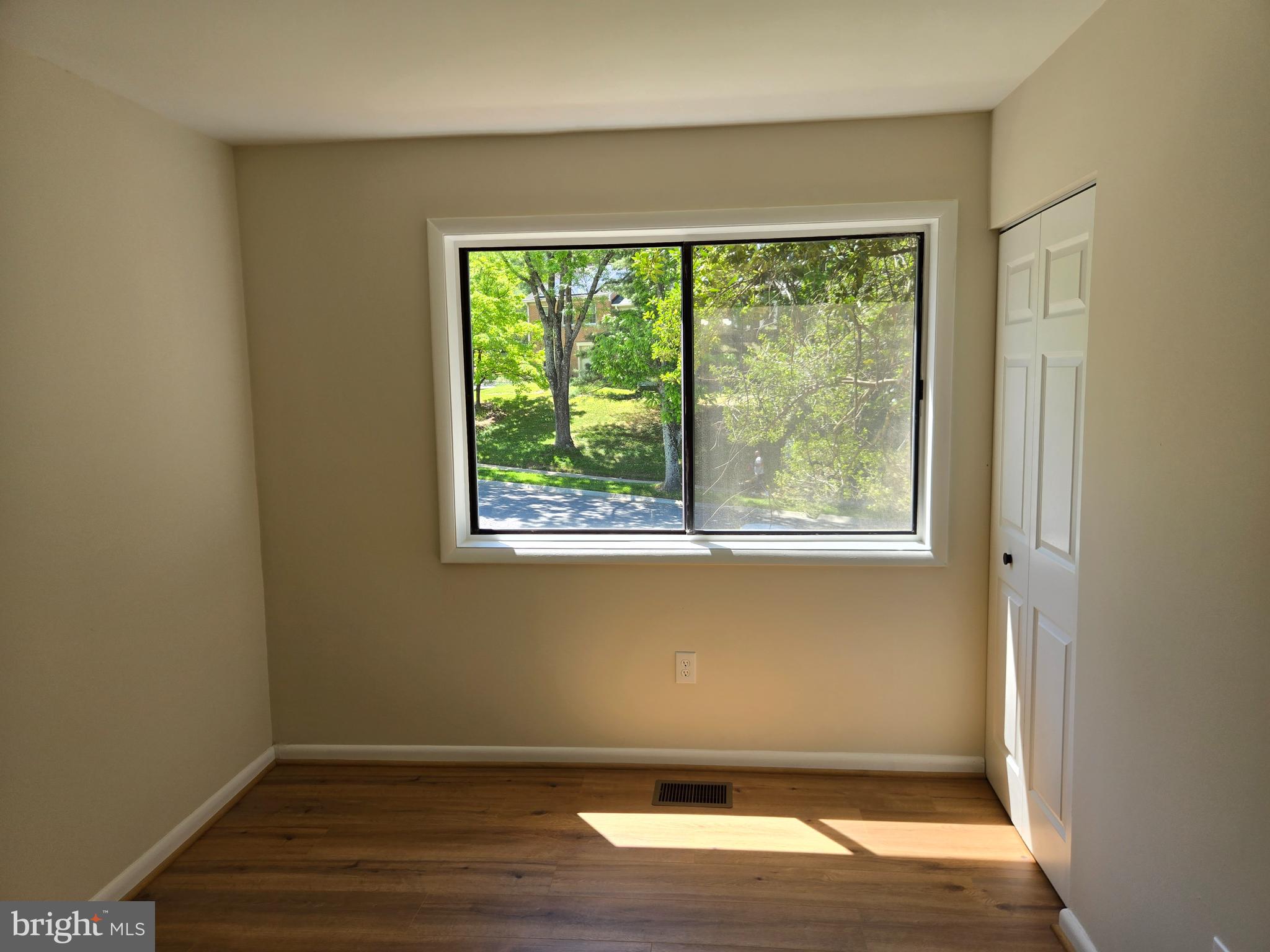VILLAGE OF OAKLAND MILLS - Residential