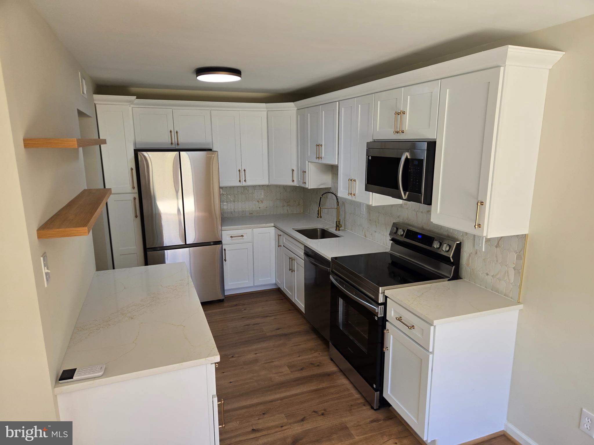 VILLAGE OF OAKLAND MILLS - Residential