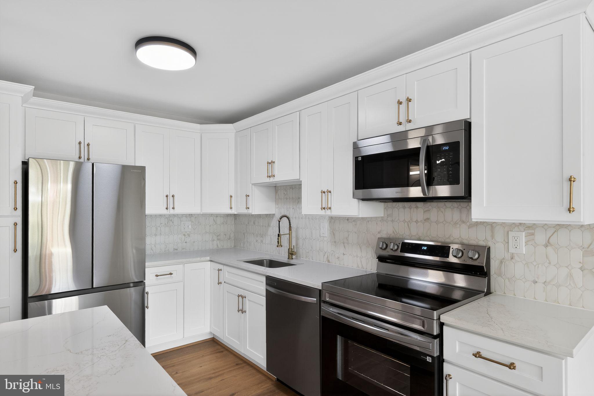 VILLAGE OF OAKLAND MILLS - Residential