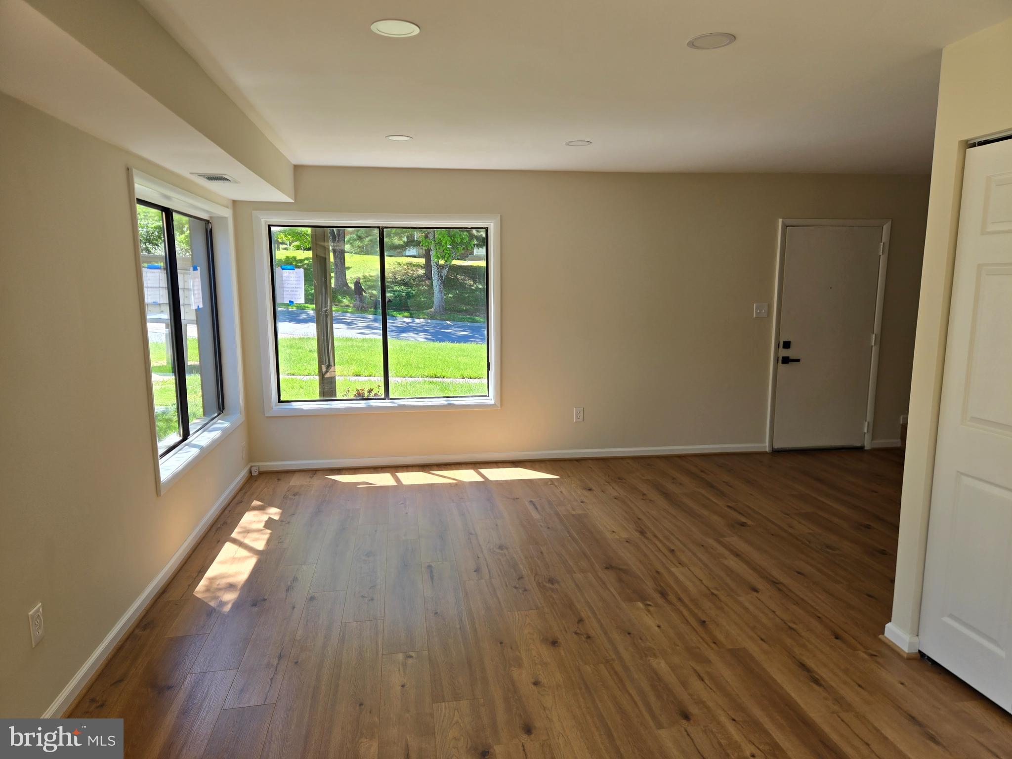 VILLAGE OF OAKLAND MILLS - Residential
