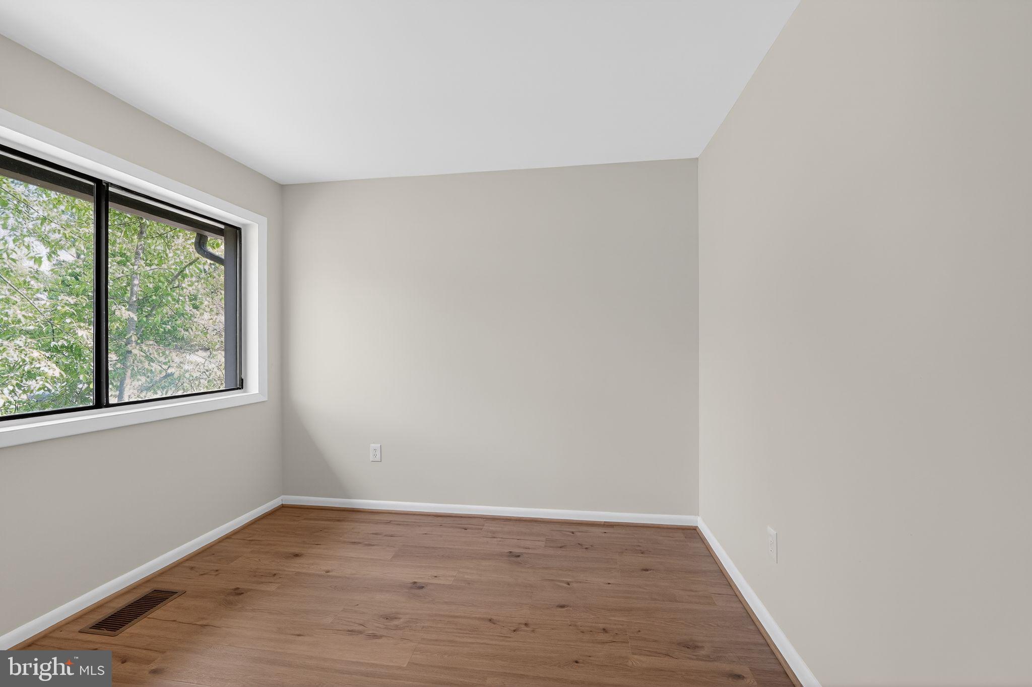 VILLAGE OF OAKLAND MILLS - Residential