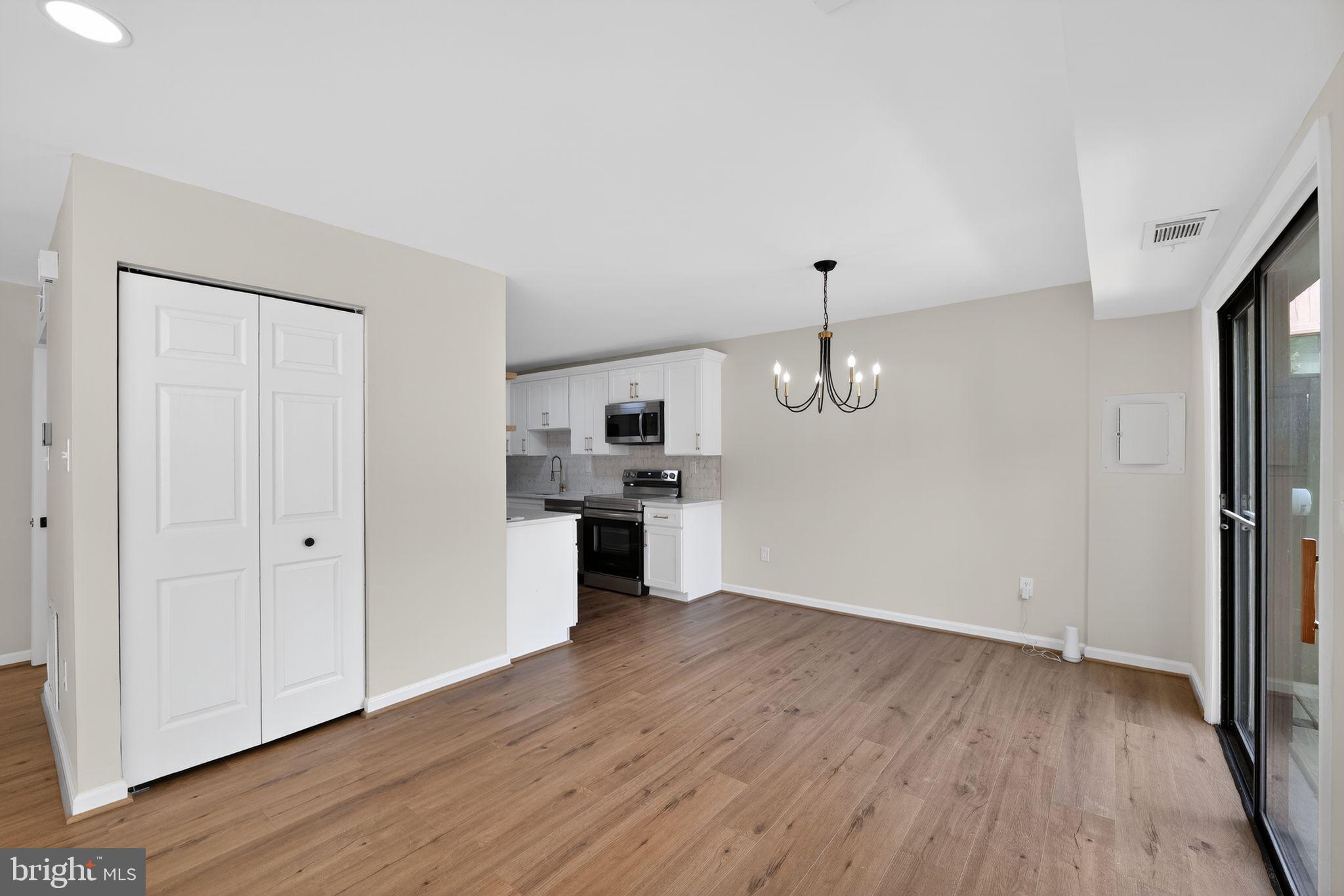 VILLAGE OF OAKLAND MILLS - Residential
