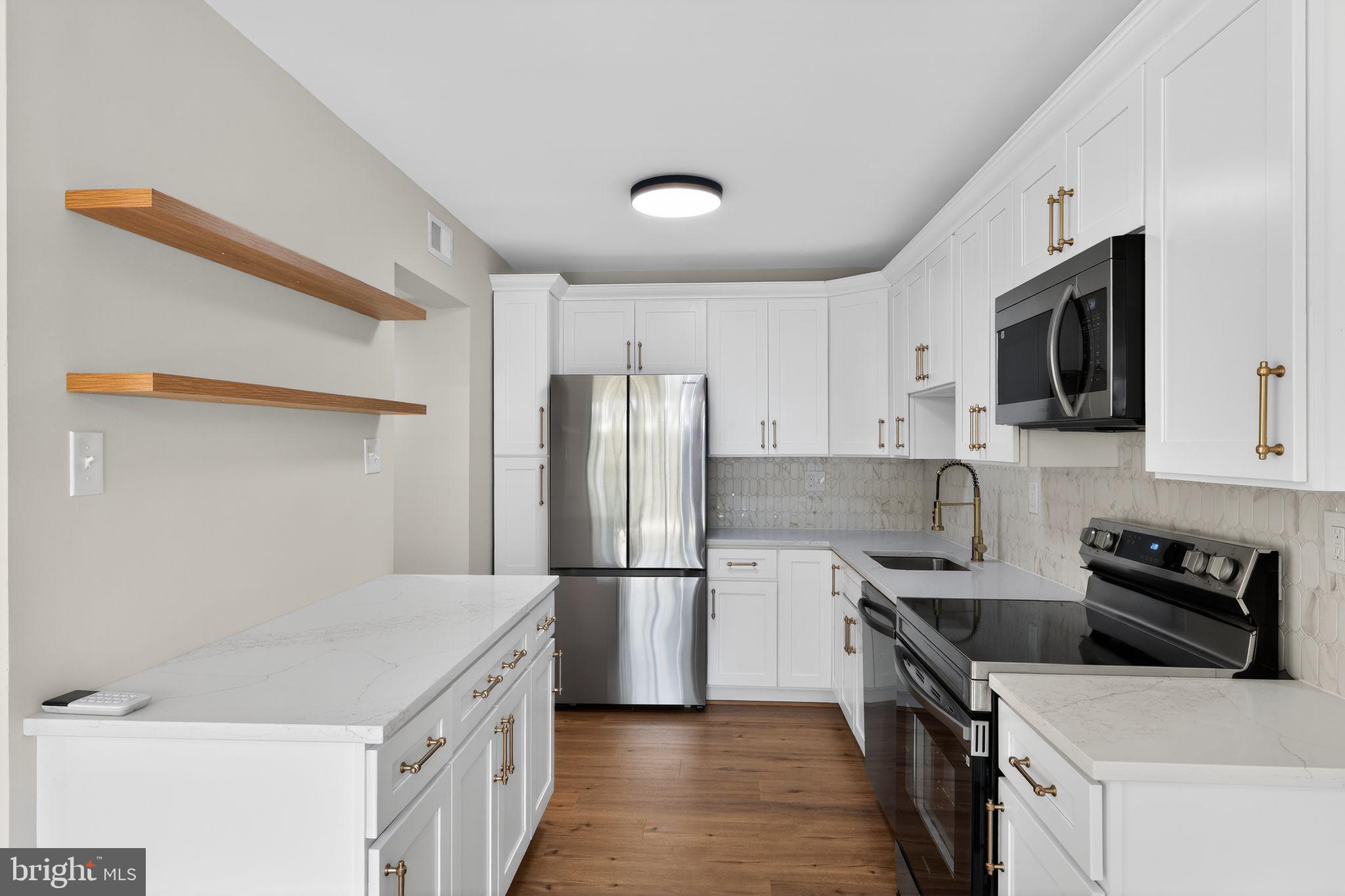 VILLAGE OF OAKLAND MILLS - Residential