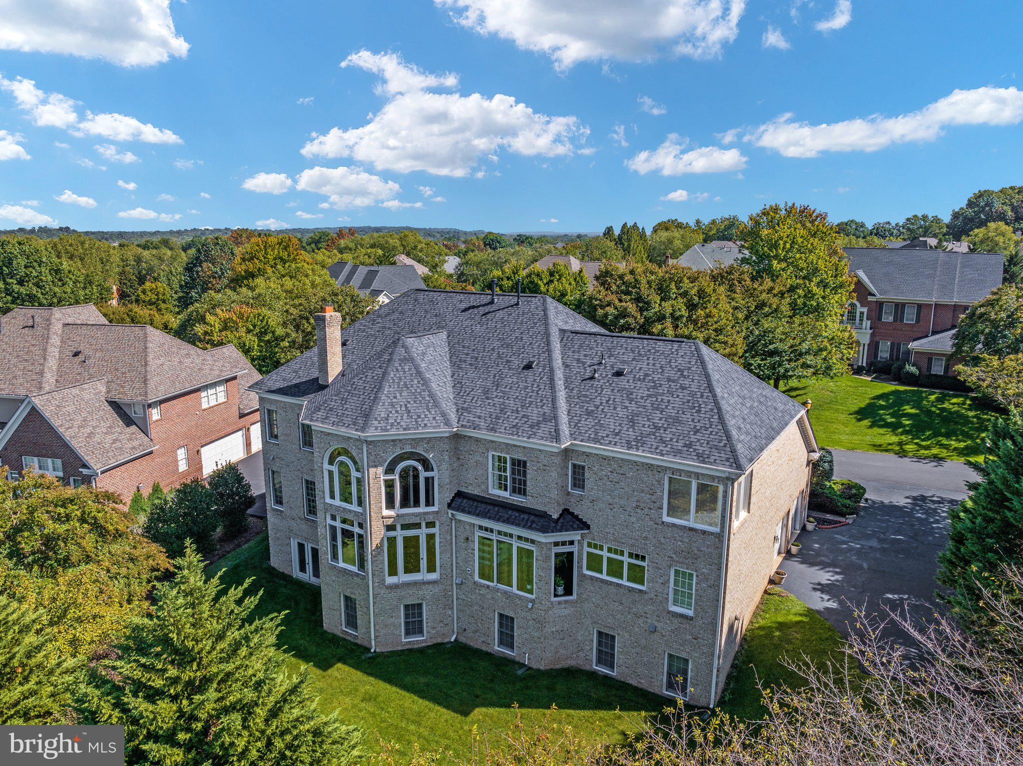 RIVER CREEK - Residential