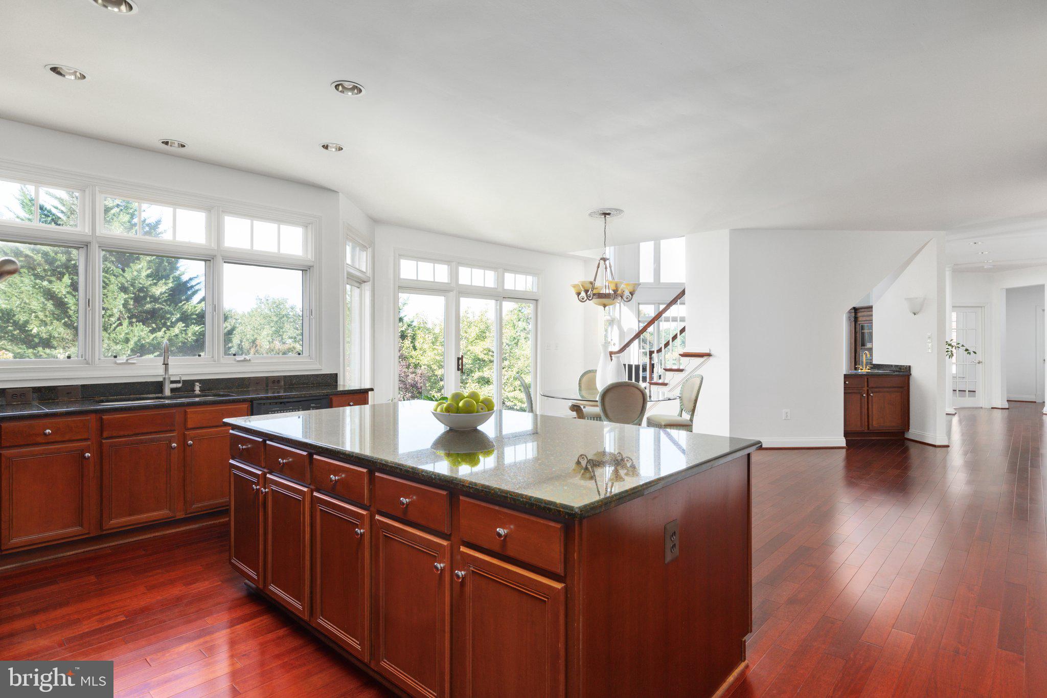 RIVER CREEK - Residential