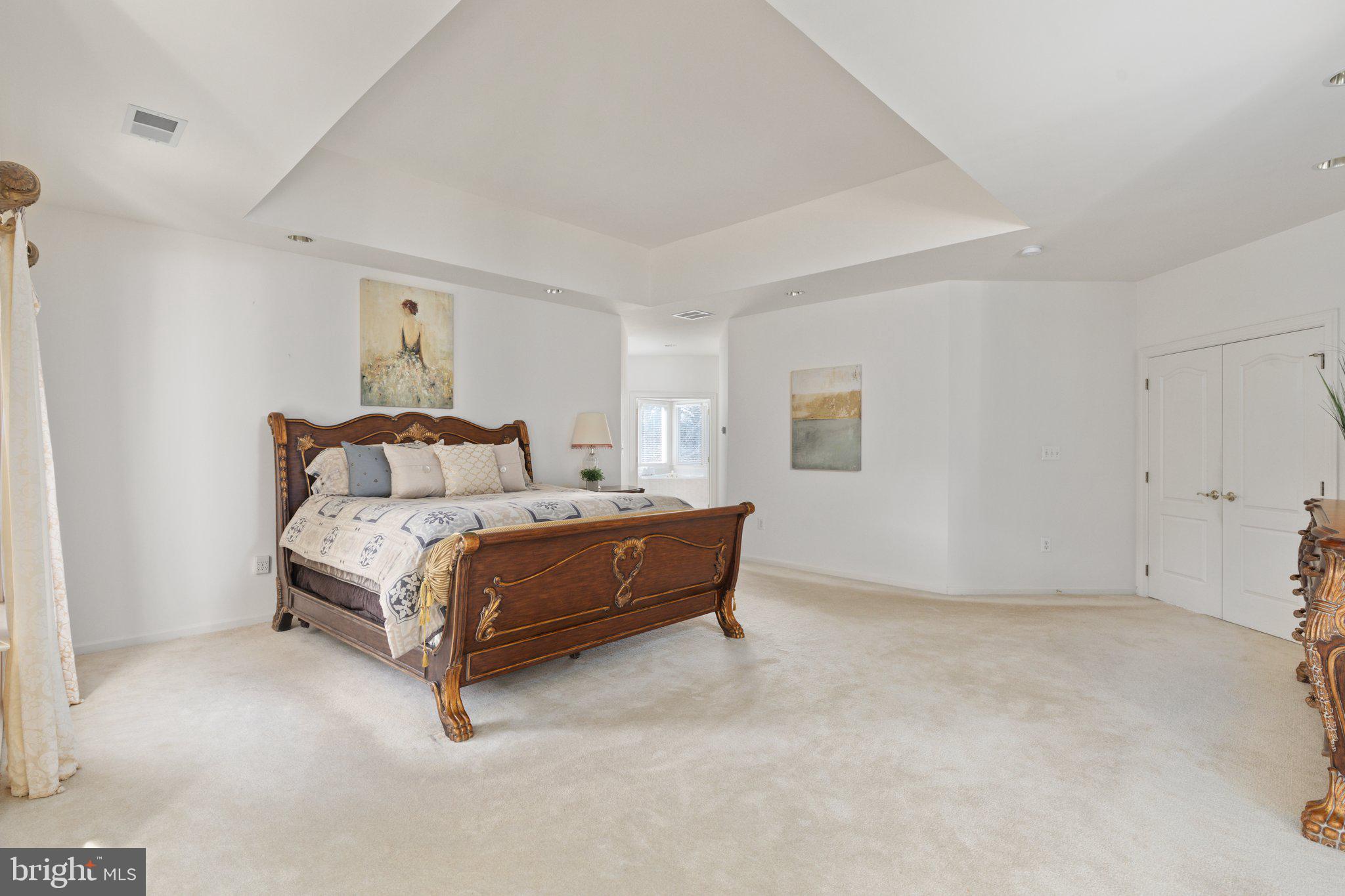 RIVER CREEK - Residential