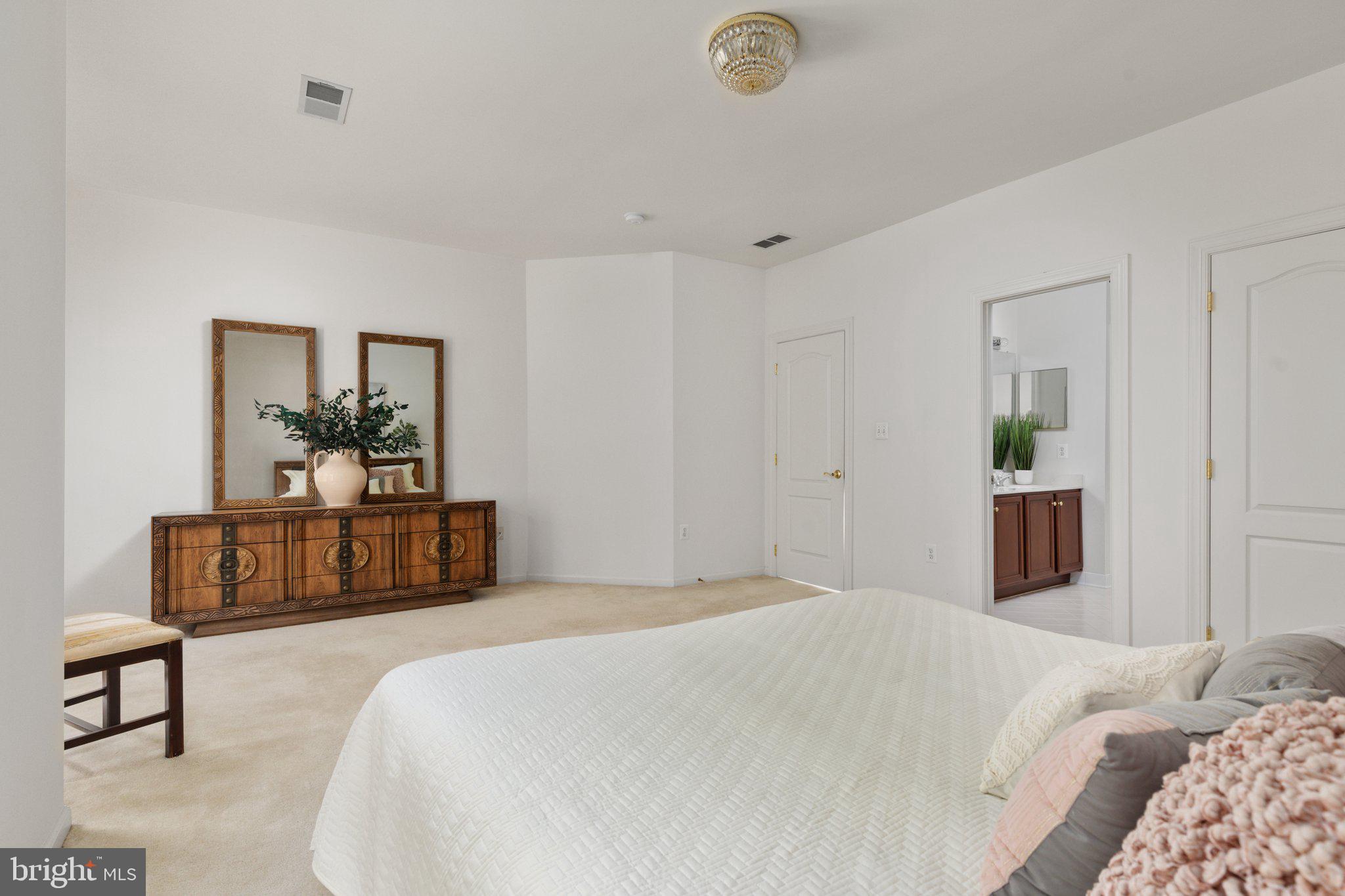 RIVER CREEK - Residential