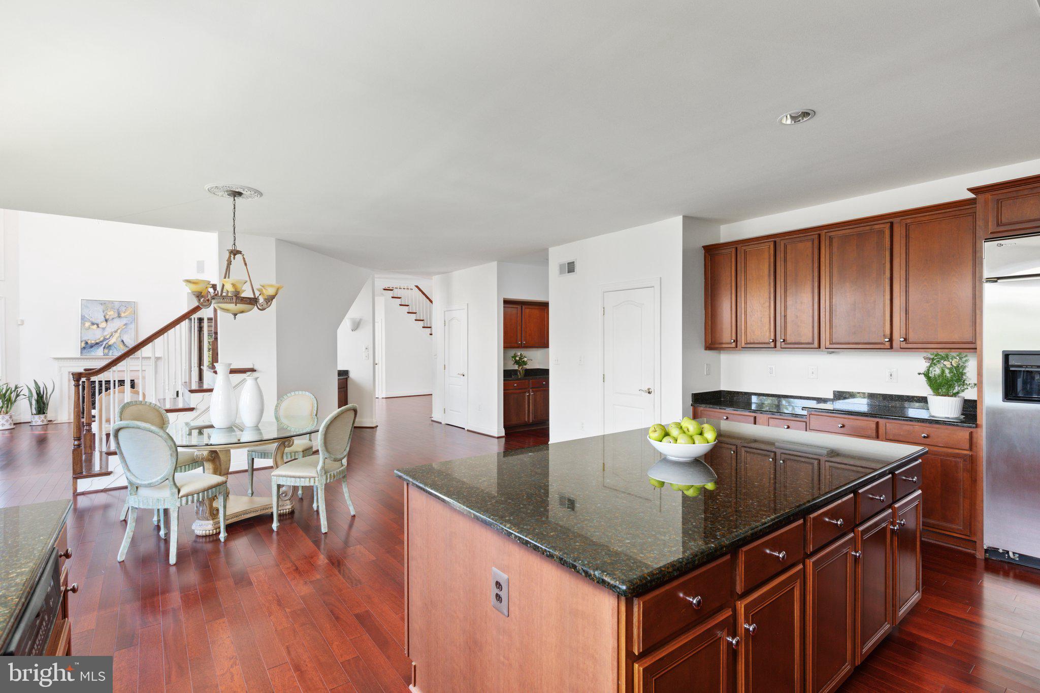 RIVER CREEK - Residential