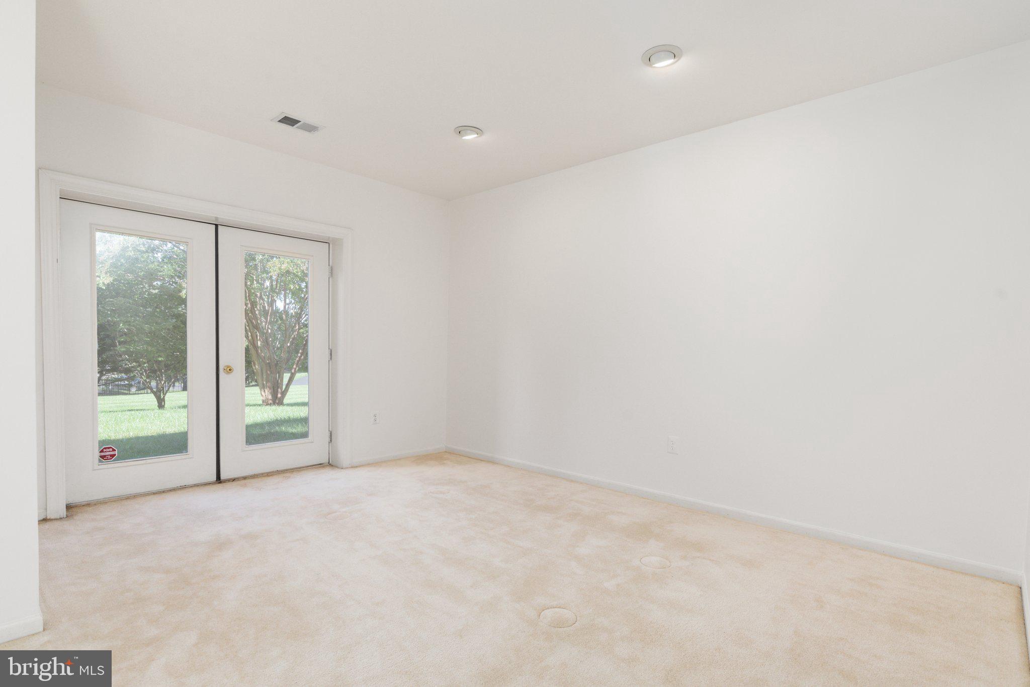 RIVER CREEK - Residential