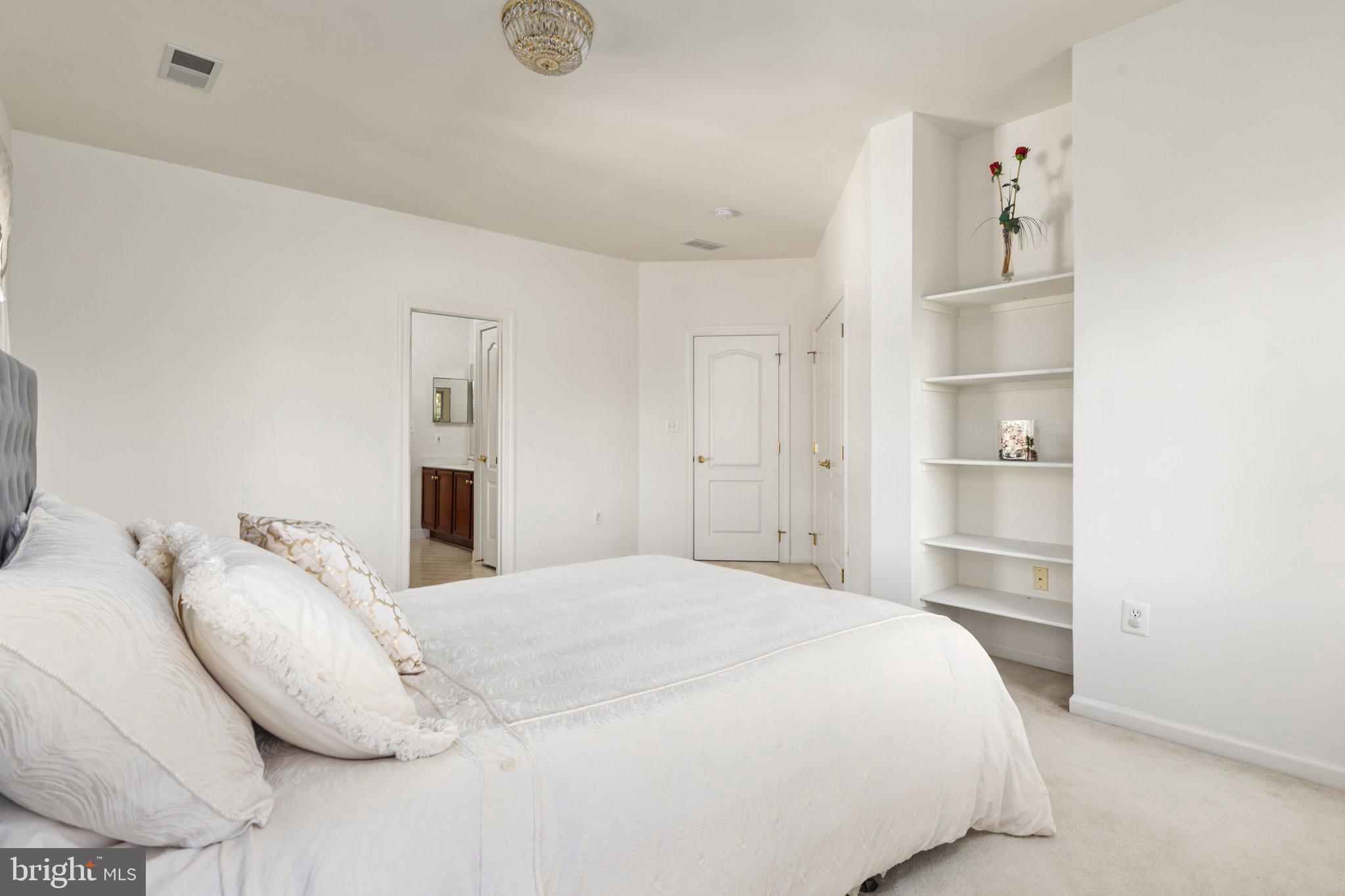 RIVER CREEK - Residential