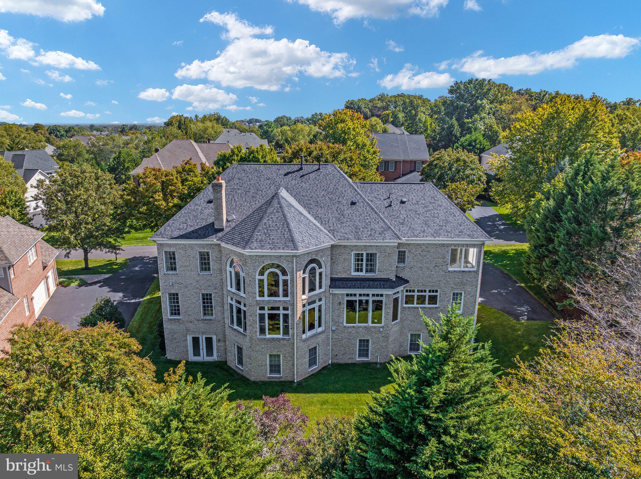 RIVER CREEK - Residential