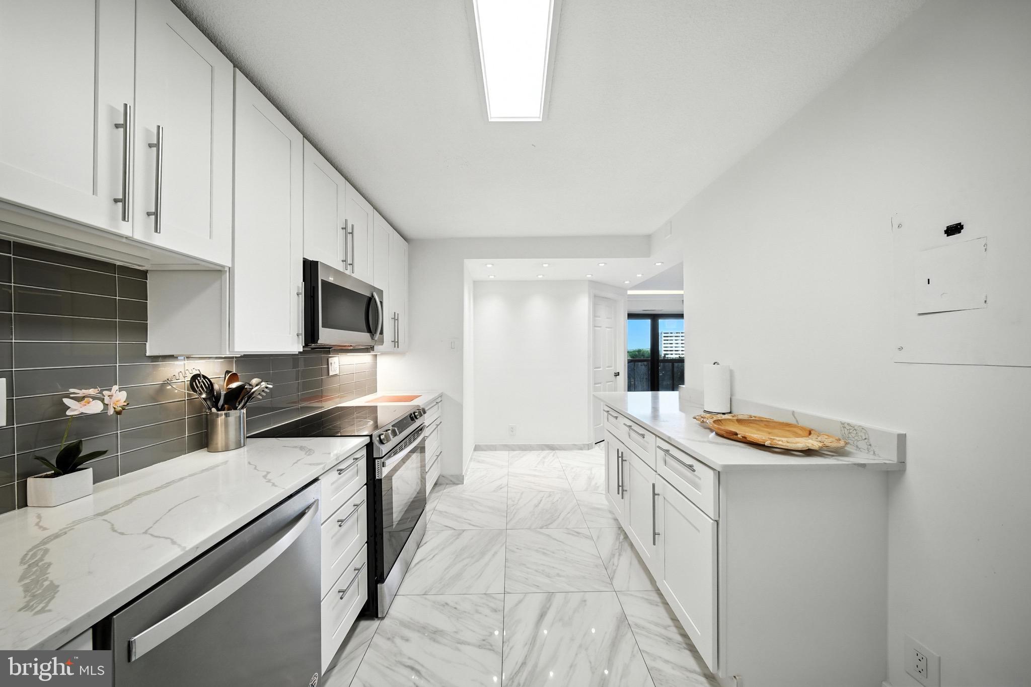 203 YOAKUM PARKWAY 804