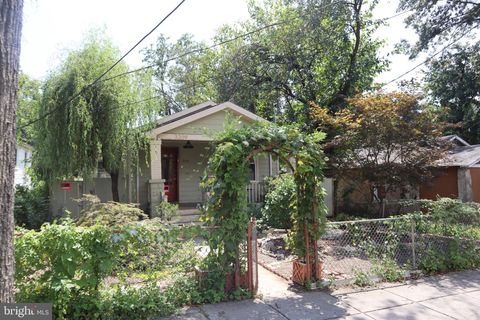 3209 E STREET SE WASHINGTON DC 20019